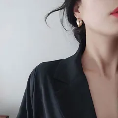 ピアス レディース ゴールド フープ 編み込み 上品 シンプル 韓国風 おしゃれ 大人可愛い 通勤 通学 オフィス デート 女子会 旅行 クリスマス バレンタイン 入学式 卒業式 普段使い 高見え アクセサリー 人気