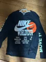 ナイキ WORLD TOUR ロングスリーブ L ほぼ新品