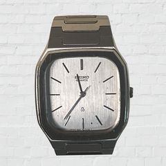 SEIKO 5P31-5020 クォーツ腕時計スクエア型 ブラック未使用に近い