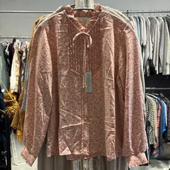 【東あずま店　併売品】　花のブラウス　吉村　レディース　ladies　ピンク 桃色　PINK　長袖　春夏　レトロ　タグ付き　お呼ばれ　デート　オフィスカジュアル　食事会　可愛い　お出かけ　上品　リボンのサムネイル