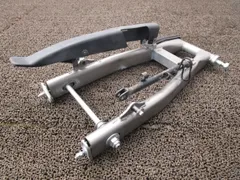 ジール スイングアーム チェーンカバー □B5699！ アクスルシャフト 3YX ヤマハ 【 3YX 】 キャブ車 動画有 ZEALのサムネイル