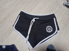 水着 黒 ハーフパンツ