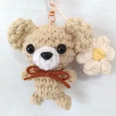 あみぐるみ　くま　キーホルダーとお花付き