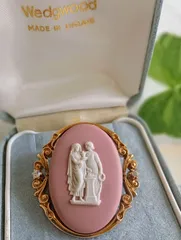 Wedgwood/ウエッジウッド オーバルカメオブローチ ペンダントトップ 陶磁器ジャスパーウェア ゴールドフレーム ラインストーンピンク保管品 J33
