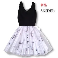 【新品タグ付き】SNIDEL スナイデル  ドッキングワンピース風　セットアップ チュール 花柄 フレア パーティー 結婚式 お呼ばれ 二次会　ドレス オケージョン デートコーデ きれいめ 大人可愛い フェミニン モテワンピ