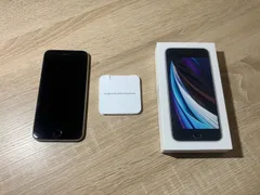 0195 iPhone SE 第二世代 128GB ホワイト ジャンク品 美品【ネ】