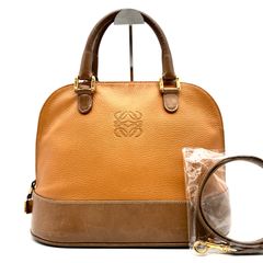 Excellent condition LOEWE Anagram dome-shaped 2-way handbag/shoulder bag in leather, bicolor camel and brown. Can be worn across the body or upright. Model number unknown. Suitable for women. Perfect for commuting, school, outings, and travel. Retro, vintage, old, rare, a great treat for yourself.