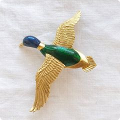 俊兼 トシカネ TOSHIKANE 有田焼 ブローチ 白 青 鳥 ヴィンテージ