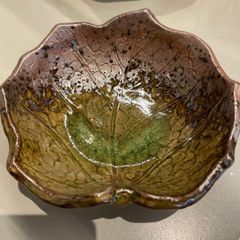 中川政七商店 葉っぱ型 陶器 皿 三つ足 貫入入り - メルカリ