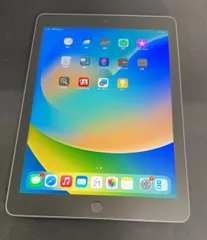 Apple iPad 第6世代 32GB Wi-Fi  モデルシルバー ++ 923769