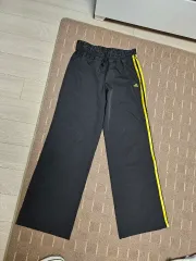 アディダス ワイドパンツ