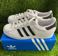 (290) アディダス SuperStar 白 黒