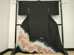 平和屋着物●京友禅の第一人者　松井青々　黒留袖　駒刺繍　箔散らし文様　金彩　正絹　逸品　AABH4248ck 平和屋着物○京友禅の第一人者 松井青々 黒留袖 駒刺繍 箔散らし文様