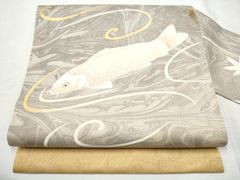 【美品】袋帯　貴秀螺鈿　鯉　お太鼓柄　銀色 美品】袋帯 貴秀螺鈿 鯉 お太鼓柄 銀色 - メルカリ