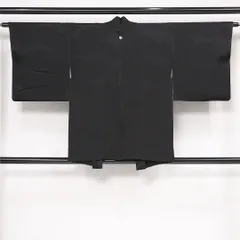黒羽織 袷 身丈80cm 裄丈69cm 正絹 Sランク 一つ紋（五三桐） セミフォーマル Lサイズ 紋意匠 紐あり 雲取り 上品 厳か 黒系 RP 1233-13415