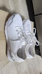 アンダーアーマー レディーススニーカー 白