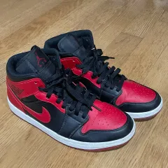 61) NIKE エアジョーダン1 ミッド リバース ブレーザー レッド 275