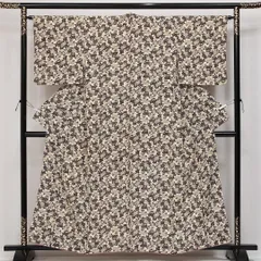 小紋 袷 身丈154cm 裄丈62cm 正絹 Aランク インフォーマル 広衿 Sサイズ 唐草牡丹 可憐 華やか クリーム系 HP 1221-14518