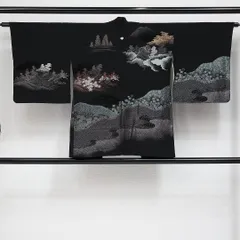黒羽織 袷 身丈77cm 裄丈62cm 正絹 Sランク 一つ紋（五三桐） セミフォーマル Sサイズ 漆糸 紐あり 流水 菊 笹 古典的 重厚感 黒系 RP 1233-14625