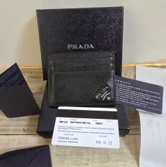 正規品ギャランティカード販売 PRADA プラダ ブラック サフィアーノ カードウォレット