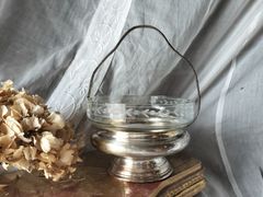 フラワーモチーフ フリル グラス スターリングシルバーの台皿付 花瓶