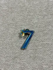 防弾セブン バッジ (Map of the soul 7 ロゴ バッジ)