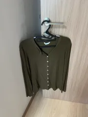 ザラ オリーブ色 カーディガン