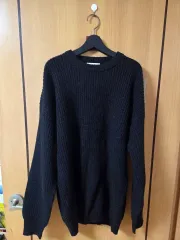 ブラック ラウンドネック ニット 長袖