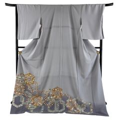 振袖 名品 身丈164cm 裄丈66.5cm 正絹 【中古】 振袖 身丈164cm 裄丈65.5cm M 袷 御所車 草花 刺繍 金彩 赤 正絹 秀品