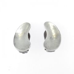 STRONG IRIS EARRINGS ours - メルカリ