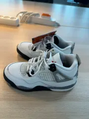 ナイキ エアジョーダン4 レトロ OG グレー リトルキッズ