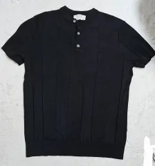 LOAR ブラック ヘンリーネック 半袖 ニット