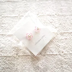 桜の花のピアス　プラ板　春アクセサリー　樹脂ピアス金具　金属アレルギー対応