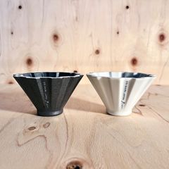 FENTO社製 ホブネイル シュガーポット(2個） クリーマー 、　3点セット Fenton ホブネイル・ クリーマー&シュガーポット セット - メルカリ