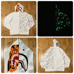 a bathing ape　蓄光　 zozo限定 パンダパーカー 未使用 APE ZOZO 限定 パンダパーカー シャークパーカー パーカー L