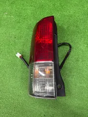 eKワゴン DBA-H82W 右 テール ランプ ライト レンズ A31 RCL-010 