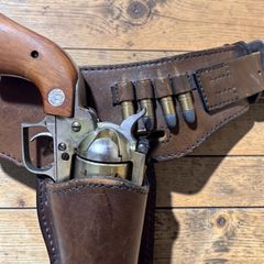 1911ガバメント用 本革ホルスター 厚革 手縫い 磁石保持 調整可 1911ガバメント用 本革ホルスター 厚革 手縫い 磁石保持 調整可 - メルカリ