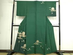 緑色 振袖 花と蝶刺繍【美品】 - メルカリ