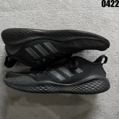 アディダス 黒色 スニーカー 260