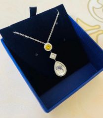 スワロフスキー Swarovski 『ZodiacTaurusペンダント』 - メルカリ