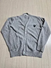 COMME des GARCONS PLAY ブラックワッペン カーディガン グレー