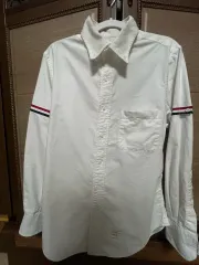 トム・ブラウン アームバンド シャツ