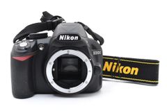 Nikon D5300 ボディ ジャンク バッテリー3つ、バッテリーグリップ等付