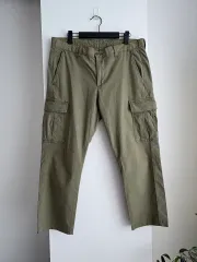ユニクロ カーゴ パンツ オリーブ