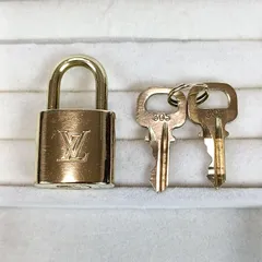 LOUIS VUITTON ルイヴィトン パドロック 南京錠 カデナ 鍵 ゴールド No.305 鑑定済 正規品 キーホルダー アクセサリー 260423-2のサムネイル