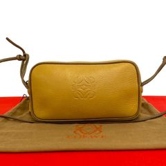 極 美品 袋付 LOEWE ロエベ ヴィンテージ アナグラム ロゴ 刻印 レザー 本革 ミニ ショルダーバッグ ポシェット サコッシュ ベージュ 81369 極 美品 袋付 LOEWE ロエベ ヴィンテージ アナグラム ロゴ 刻印 レザー
