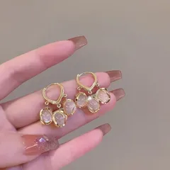 ピアス レディース ゴールド 揺れる ストーン風 ピンク 韓国風 おしゃれ 上品 フェミニン 大人可愛い デート 女子会 通勤 オフィス 旅行 パーティー クリスマス バレンタイン 結婚式 二次会 プレゼント 人気