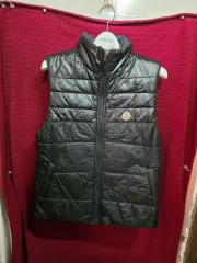 モンクレール ブラック ダウン ベスト 名/5