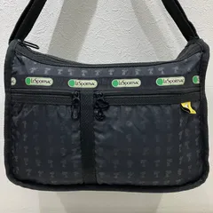 2393　LeSportsac　レスポートサック　 ショルダーバッグ　斜めがけ　紐調節可能　 デラックスエブリデイ　マチ拡張　PEANUTS　 スヌーピー　コラボ　総柄　ブラック系　黒　 ナイロン　軽量　レディース