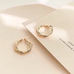 ゴールドピアス フープ 18金 ツイスト k18 プラチナ ジュエリー アクセサリー シンプル 人気 流行 トレンド おしゃれ ブランド 女性 プレゼント ギフト レディース オシャレ お洒落 おしゃれ かわいい 大人可愛い 上品 フォーマル